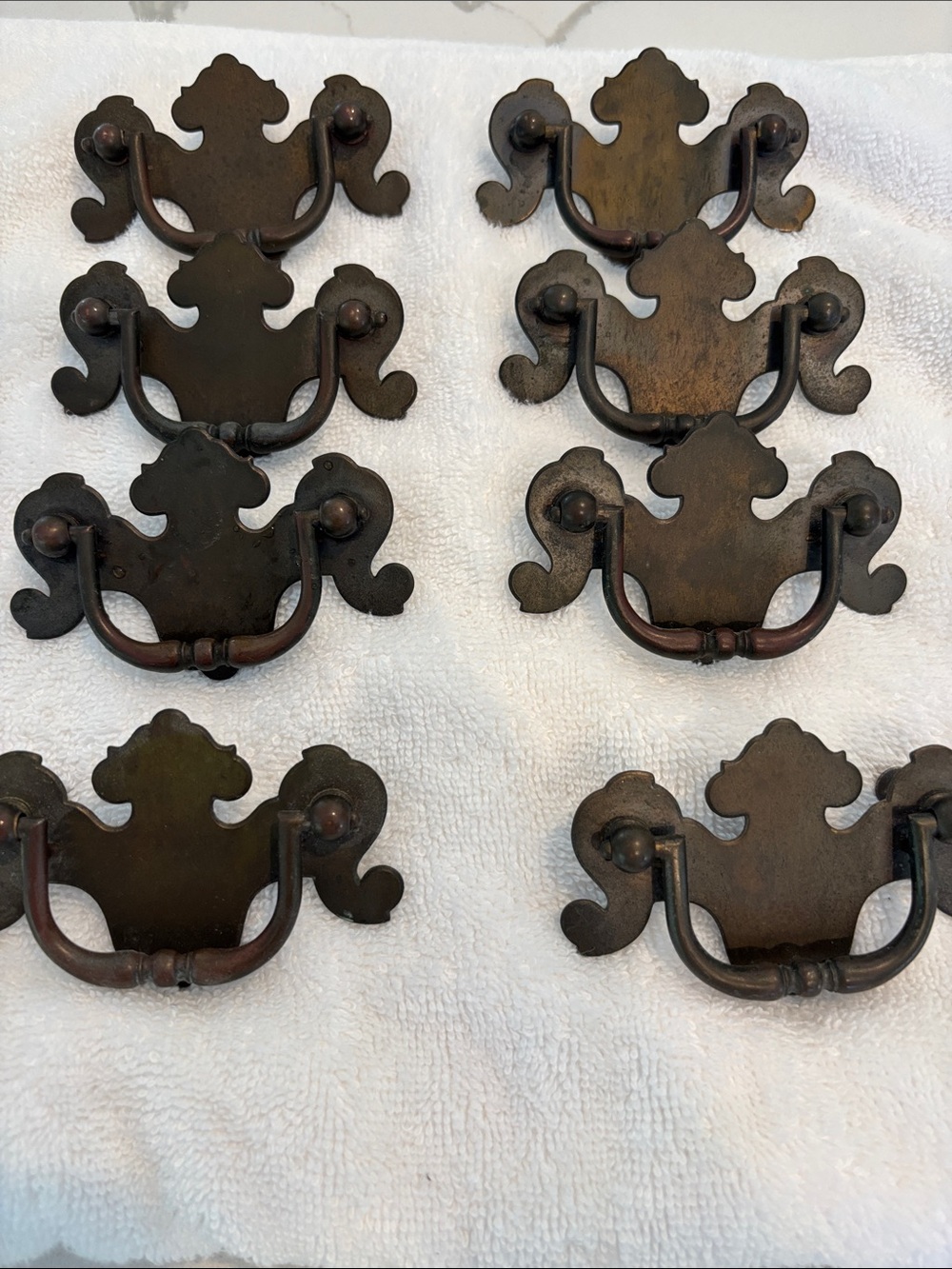 Ethan Allen Vintage Drawer Pulls with screws. Set of 8. Excellent condition